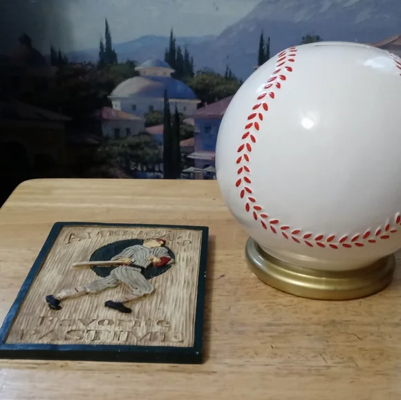 DC Comics (F.A.B) Superman Piggy Bank with Stopper.⚾🚵🚴⛳🏀⚽🎾🎱🏈🏂🏊🏄🎣🎯🎲🎮 - Picture 11 of 14